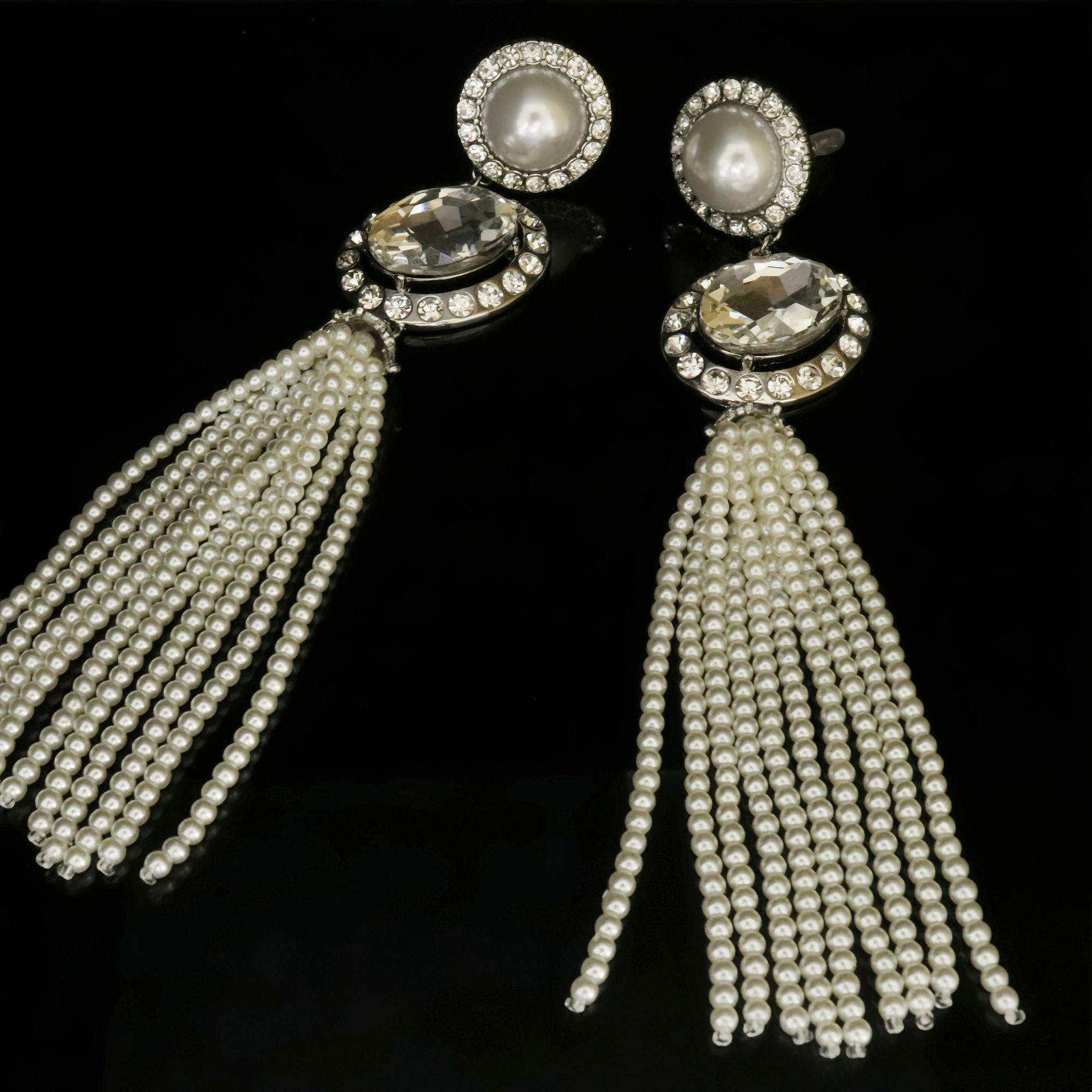Retro Court Rhinestone Pearl Necklace & Tassel Earring Set