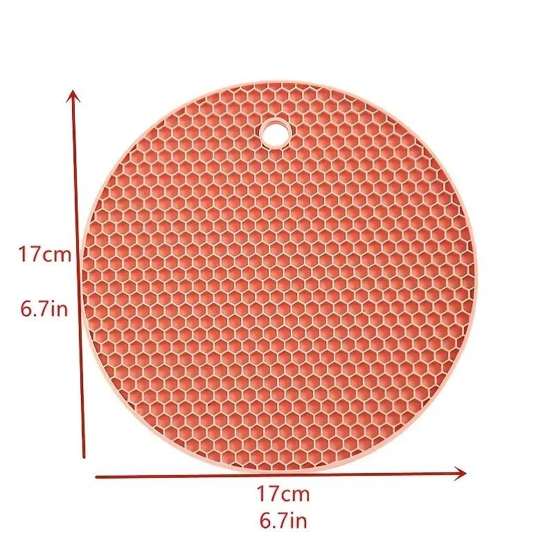 5Pcs Stylish and Practical Honeycomb Shaped Mats Heat Resistant Silicone Trivet Protect Your Countertops with This Placemat.