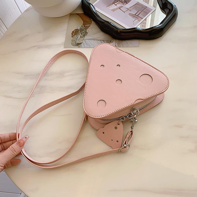 

Foreign texture niche French cute fashion bag 2024 new spring earphone bag female messenger bag shoulder bag розовый