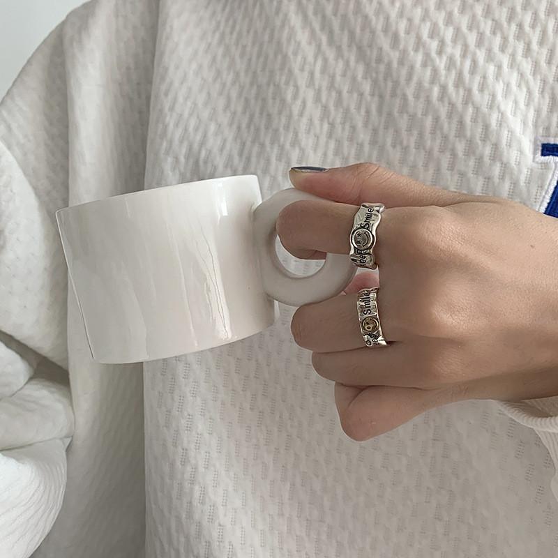 Schicker unregelmäßiger Smiley-Gesicht verstellbarer Ring für Damen in zeitgenössischer koreanischer Ästhetik mit 925er Silber
