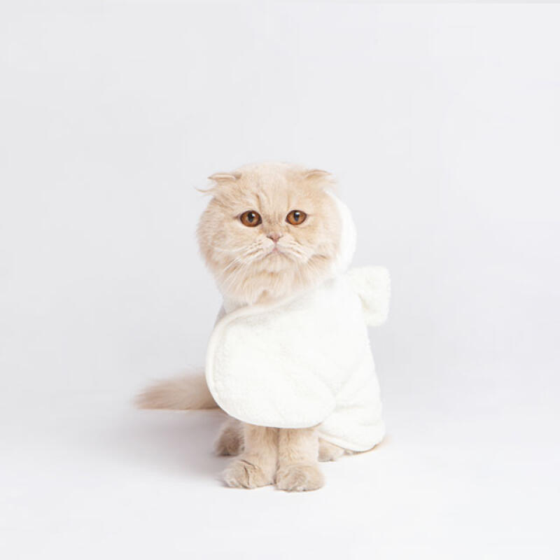 

Water-absorbing bathrobe for dogs and cats ivory
