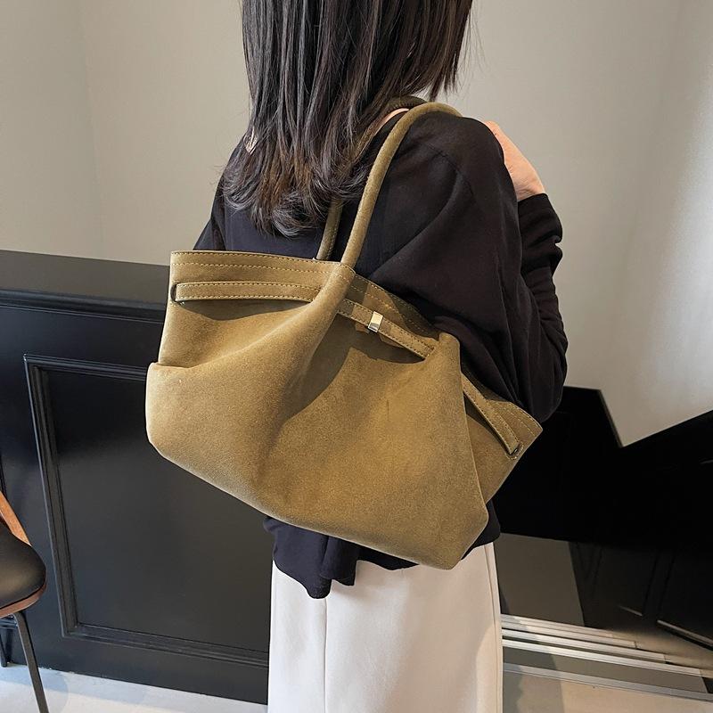 Retro suede large-capacity matte tote bag women's 2025 autumn and winter new fashion versatile portable shoulder vegetable basket bag