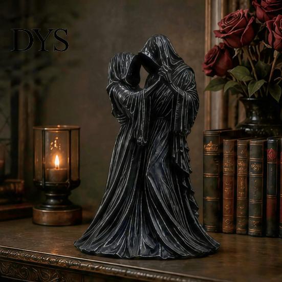 Detailed Gothic Craft Faceless Lovers Figurine, Dark Ghost Couple Sculpture, Mysterious Halloween Statue Desktop Ornament for Shelf Mantel Table Home