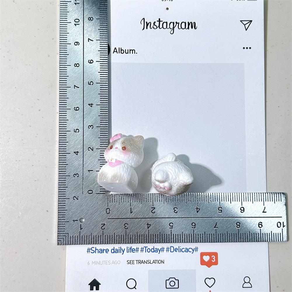 

2Pcs Cute Bow Cat Mini 3D Resin Figurines Desktop Car Decoration Figurines Accessory for Homemade DIY Phone Case Girl Hair Clip