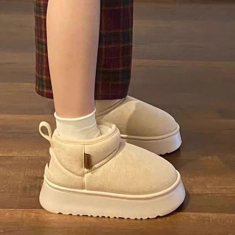 Vita bomullsstövlar med tjock sula för kvinnor är varma och halkfria, lämpliga som vinterankelstövlar och fashionabla tjocka snöstövlar