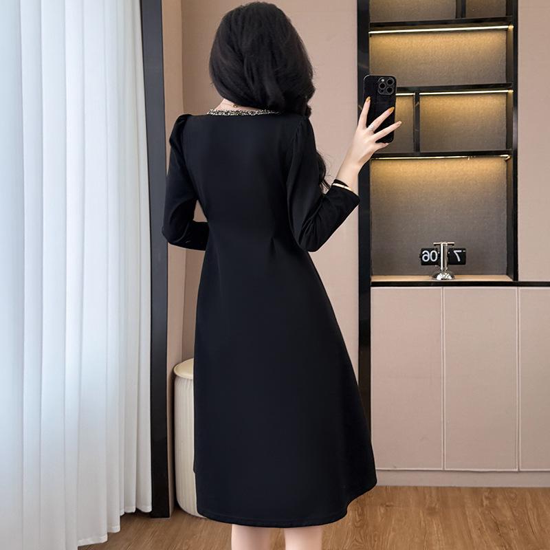 Elegant Black Plus-Size Long-Sleeved Dress for Spring and Autumn
