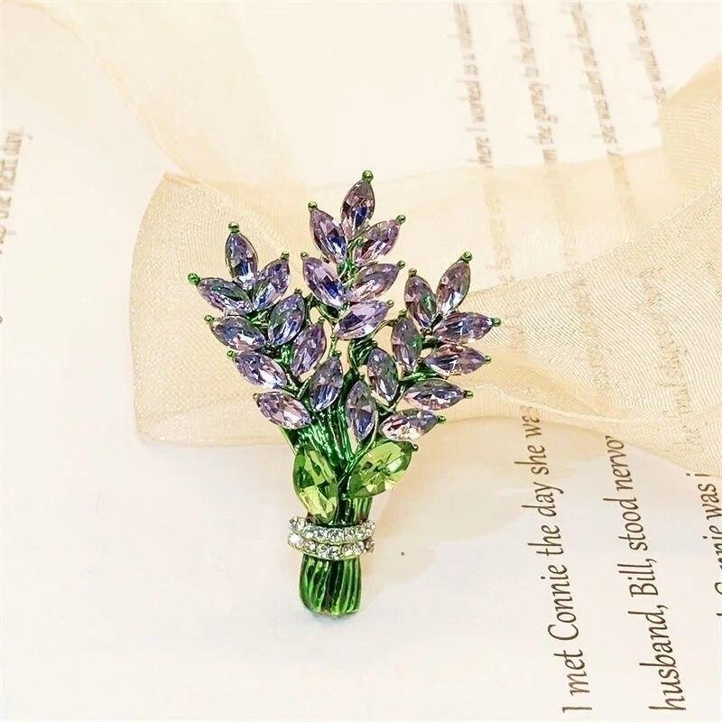 

ZAKOL Romantic Purple Lavender Flower Brooches For Women Girls Japan Korea Alloy Crysal Plant Clothes Accessories Zircon Gifts фіолетовий