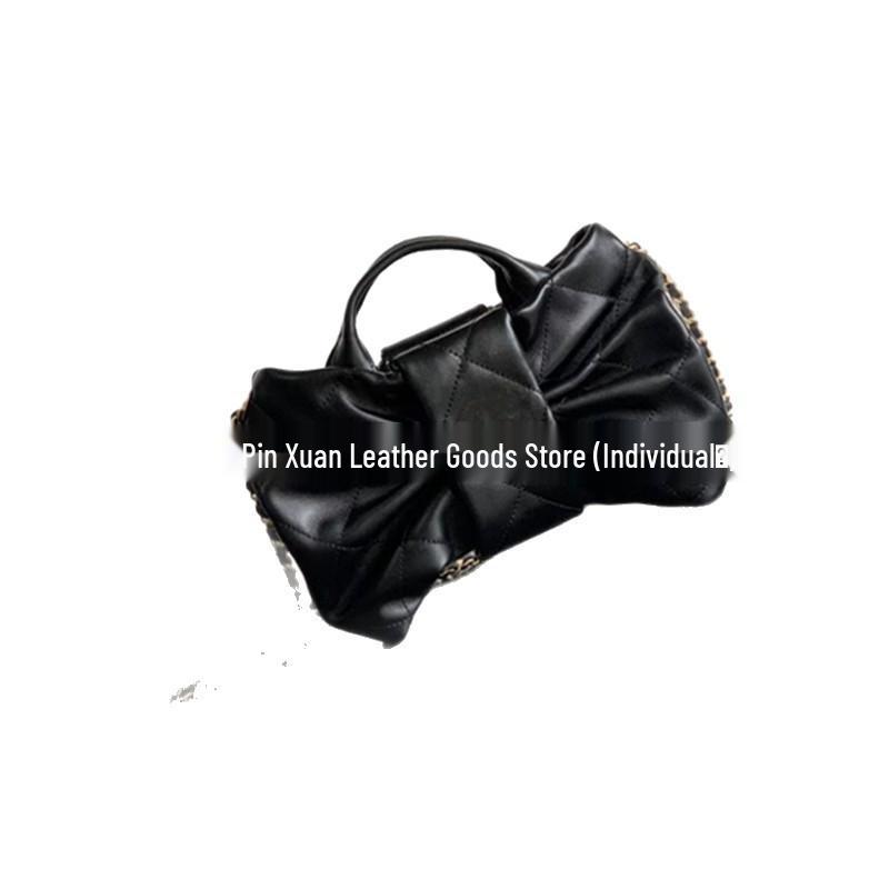 

French Style Large Diamond Pattern Handbag with Bow - Single Shoulder Chain Crossbody Evening Flap Bag 25C 18 x 26 x 5 cm чёрный