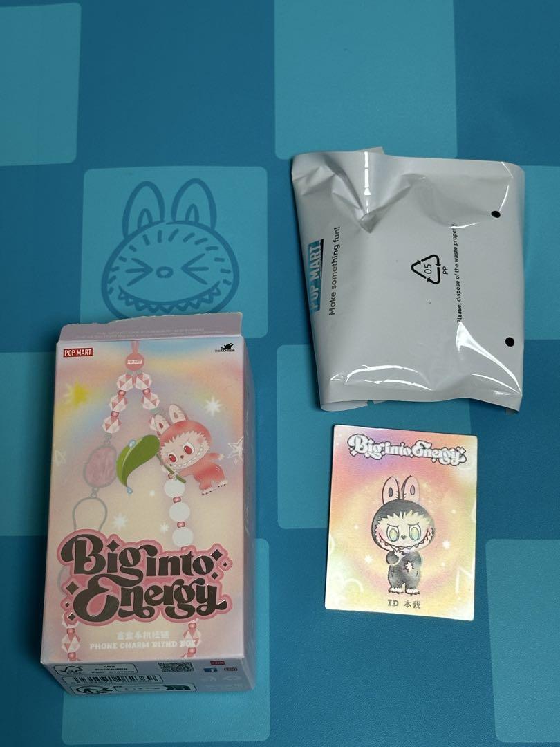 

[USED] Big into Energy Phone Charm Secret ID Honga