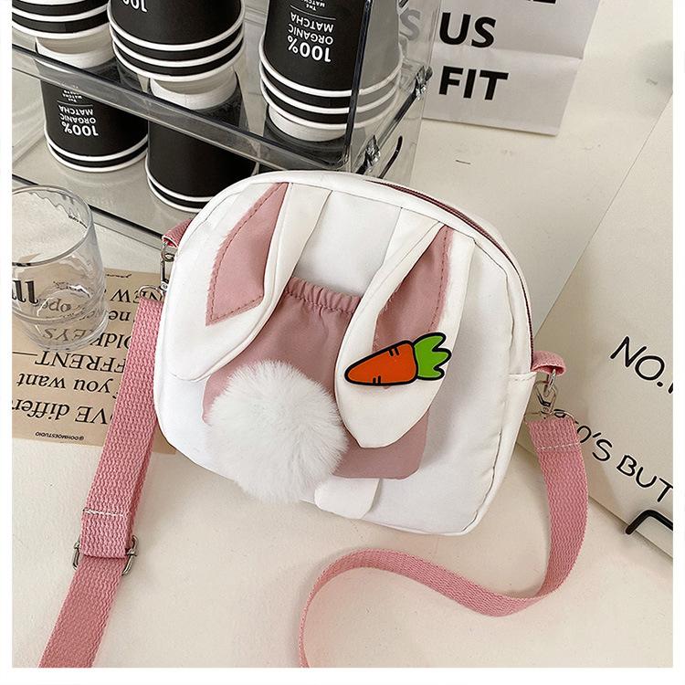 

Autumn and winter new fashionable and cute personalized rabbit bag, simple contrasting color small fresh girl shoulder messenger bag белый