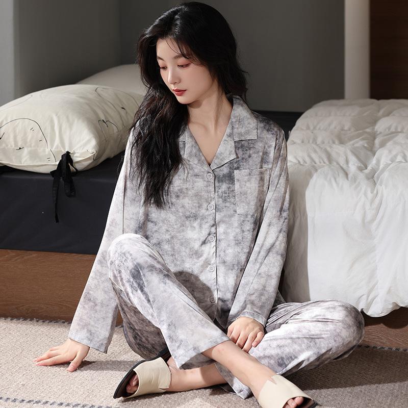 Ice silk pajamas women's 1011 new long-sleeved suit simple casual silk can be worn outside cool loungewear