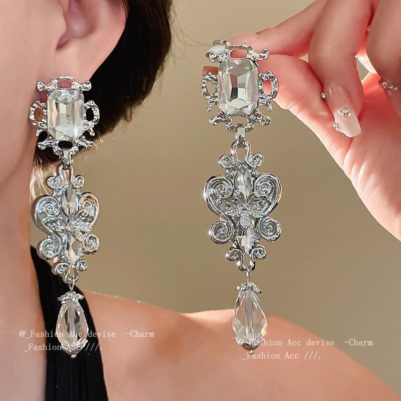 Silver needle crystal square fringed earrings retro exaggerated high-end temperament earrings court style light luxury earrings
