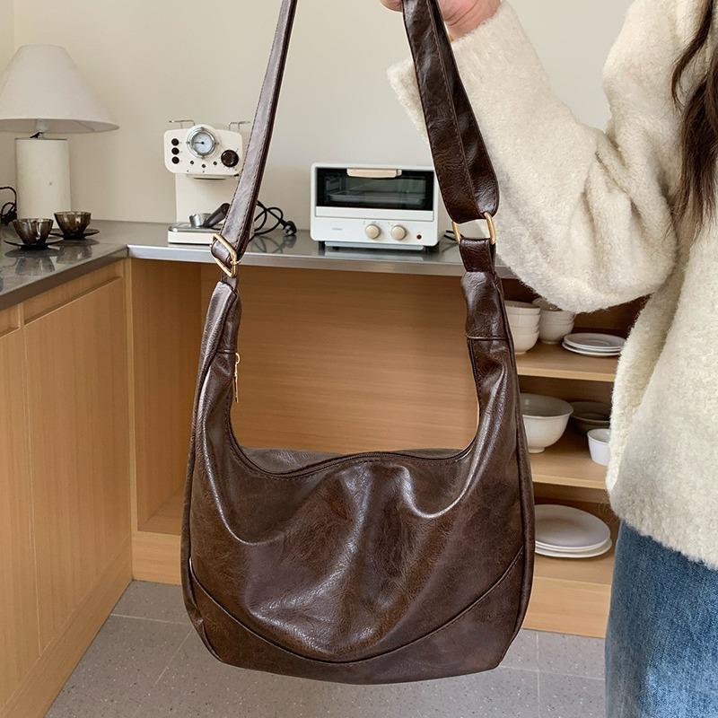 Large Capacity Dumpling Bag Women's New Summer Shoulder Messenger Bag Students Commute To Class Pink Tote Bag