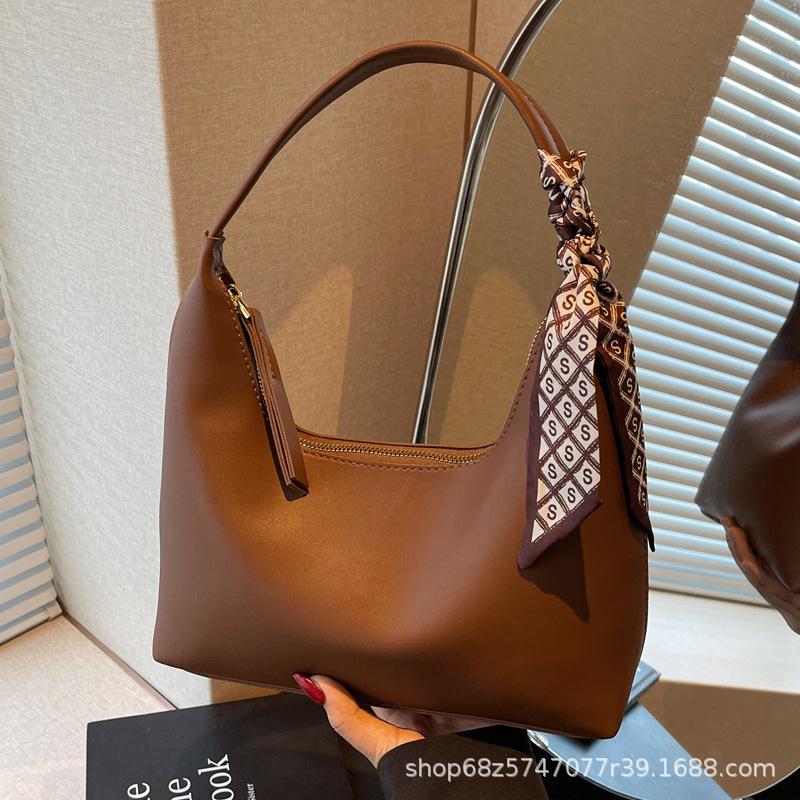 French retro armpit bag, high-end single shoulder commuter bag, women's 2025 new fashion silk scarf, large-capacity handbag.