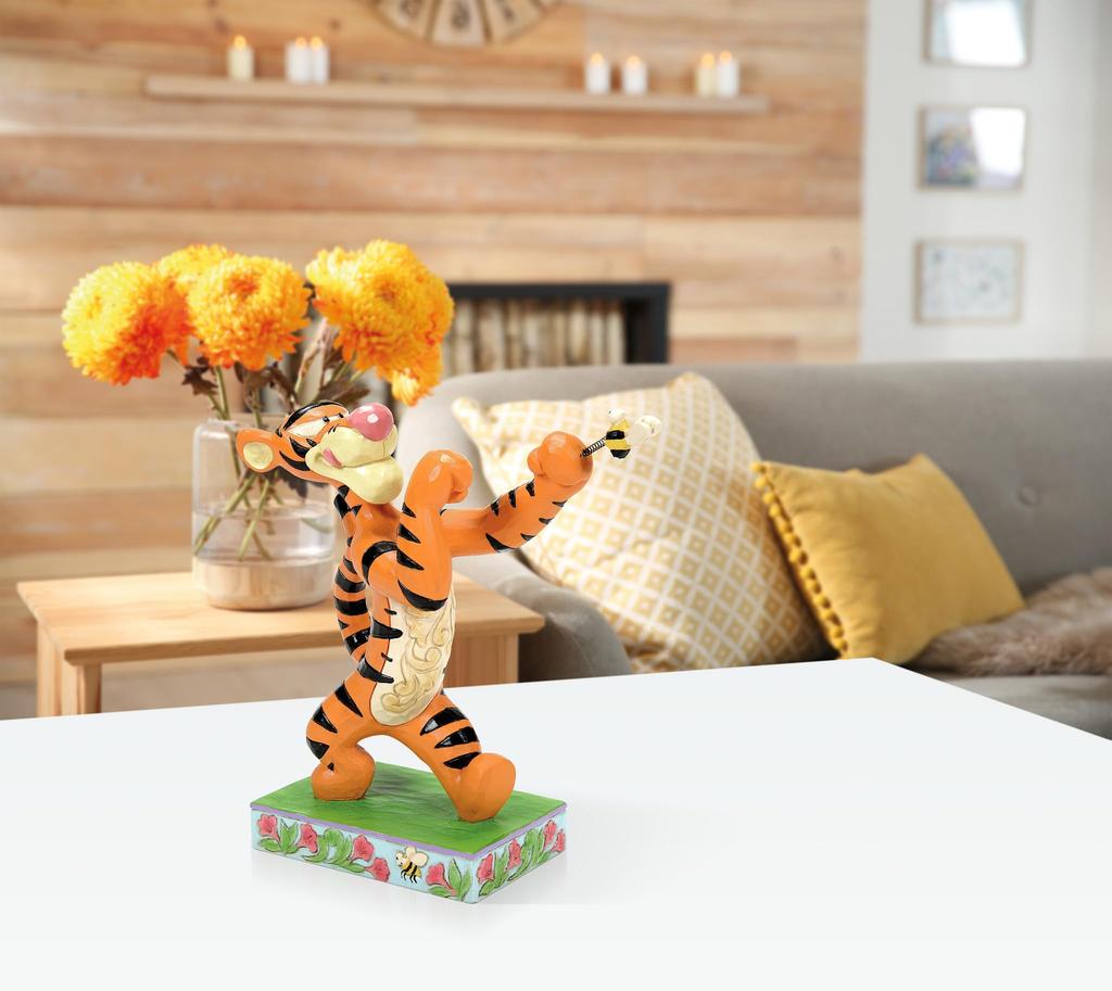 Disney Traditions Tigger Fighting Bee 6014319