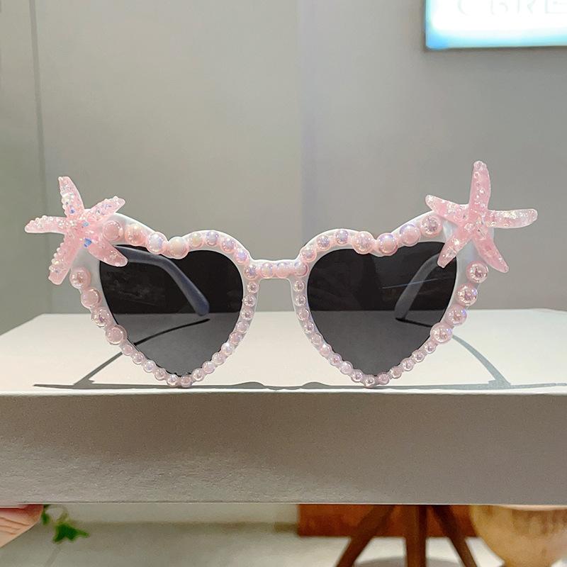 Nepolarizované sluneční brýle Láska vykládané perlami, hvězdicemi, mušlemi, Módní sluneční brýle, Personalizované a vtipné párty broskvové srdce Plážové sluneční brýle