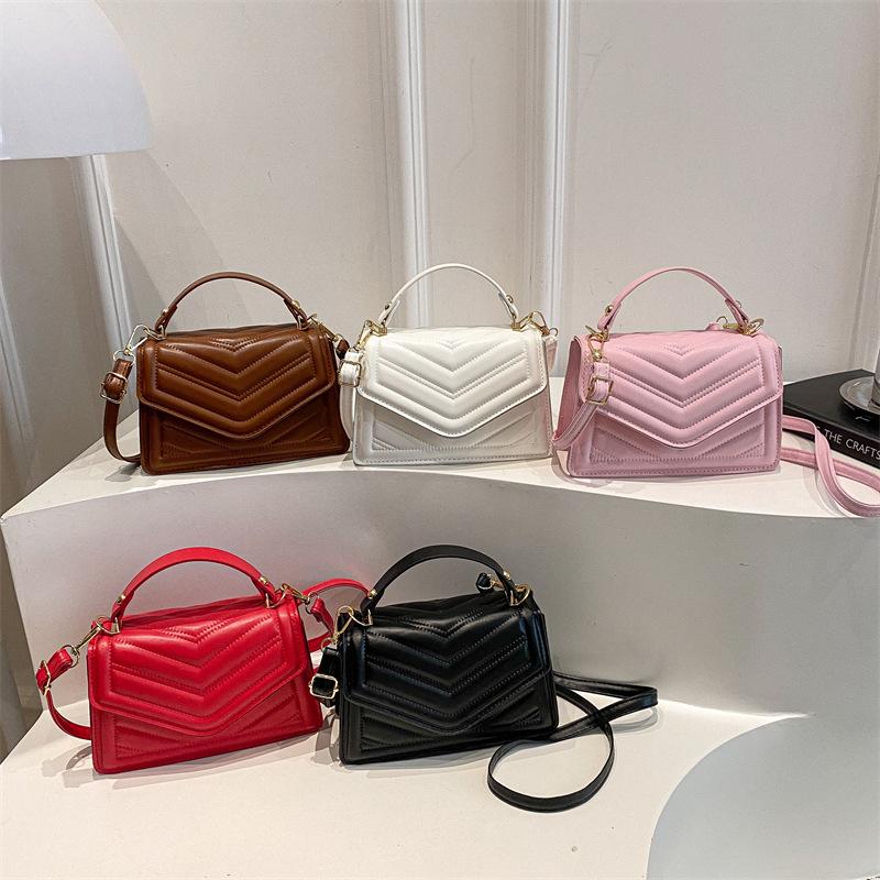 2026 Trendy Retro Quilted Small Celebrity Shoulder & Crossbody Bag for Women