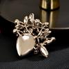 Ladies Light Luxury Design Elegant and Fashionable Flower Brooch Versatile and Unique Design Sense Birthday Party Gift