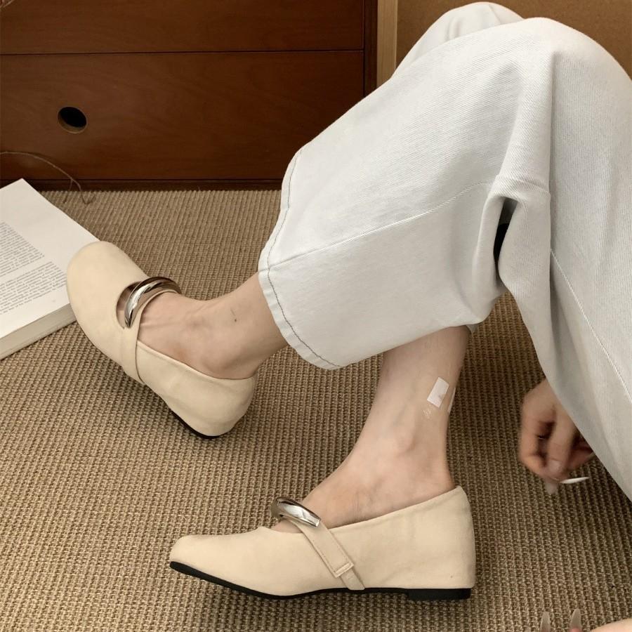 Korean French gentle evening breeze shallow mouth small single shoes women's spring and summer 2025 fashion metal buckle Mary Jane shoes