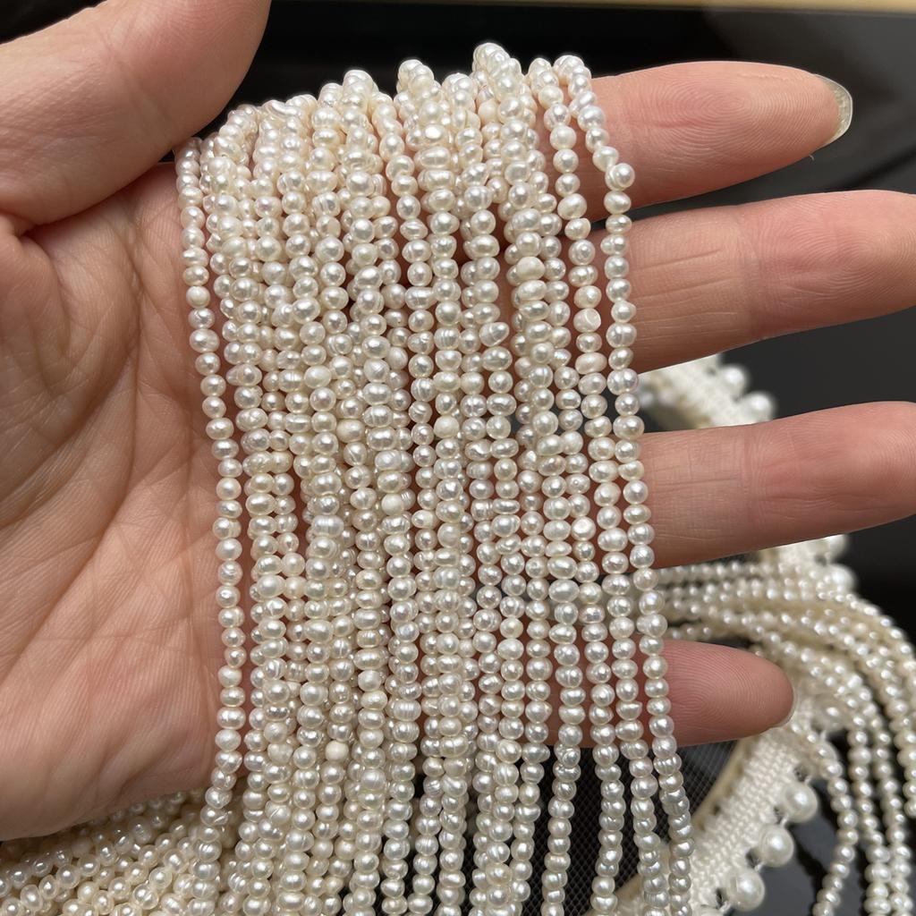 1 šňůra, bílé přírodní sladkovodní perly korálky pro výrobu šperků DIY náhrdelníky, náramky, kotníky řemesla (Korálky 2-3 mm, Délka 36 cm)