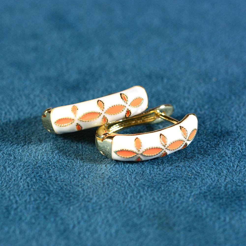 

Новые модные рождественские серьги в стиле Ближнего Востока с эмалью красного и зеленого цвета подойдут для повседневного ношения в качестве рождественского подарка белый