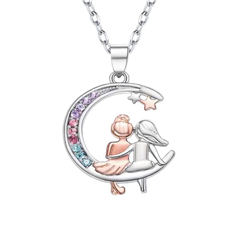 Fashion Girls On the Moon Pendant Necklace for Sisters Women Exquisite Moon Star Girls Clavicle Chain Gifts for Bestfriend Girl