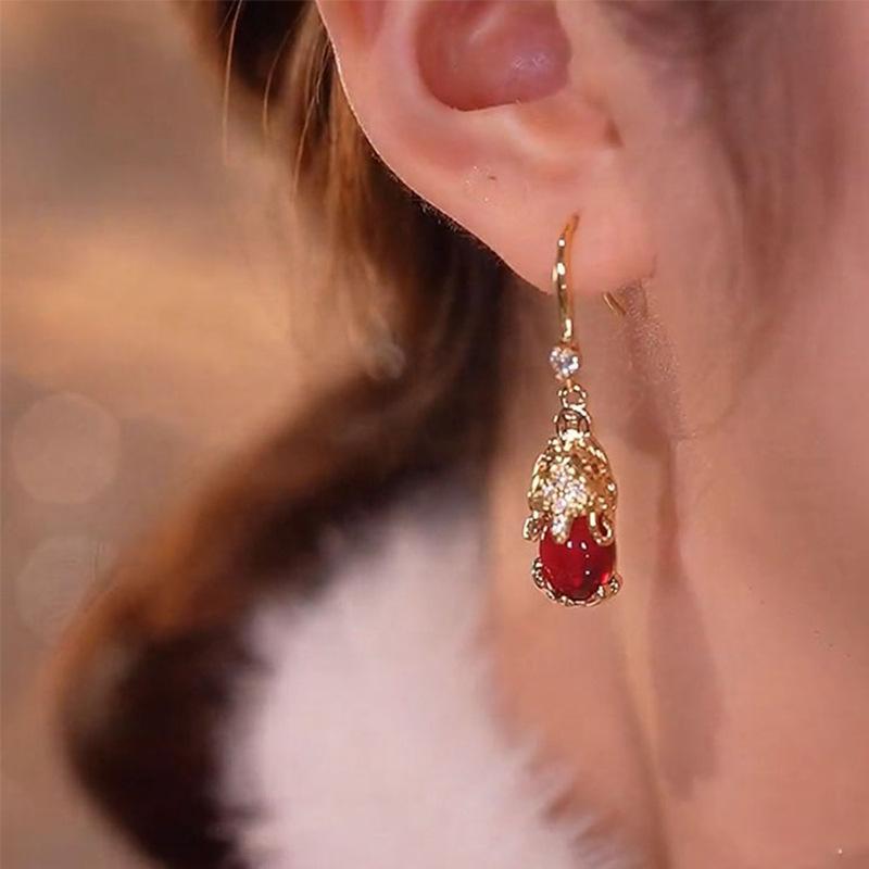 Female Niche High-end Temperament Elegant Earrings