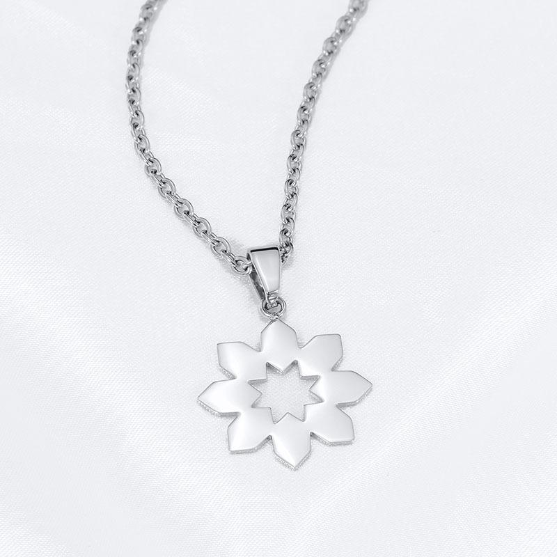 European and American Jewelry Simple Small Snowflake Titanium Steel Clavicle Chain Jewelry