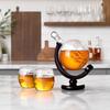 Welt Erde Karaffe Set, 850ml Schiff Whiskey Karaffe mit 2 Gläsern, Holzständer Rotierender Weinspender, Geschenk für Männer Papa