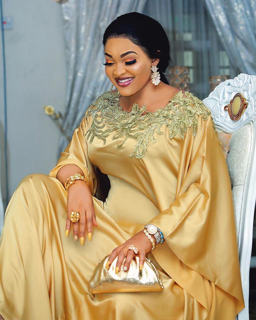 African Women's Long Silk Dress with Diamond Lace and Round Neck