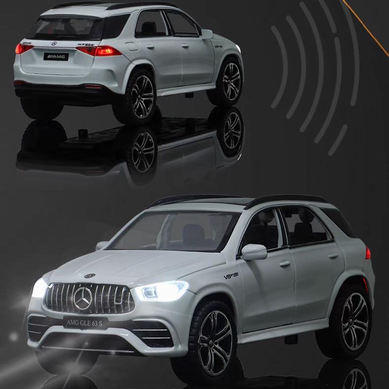Mercedes Benz GLE 63s AMG City SUV Simulation Druckguss- und Spielzeugfahrzeuge Geräusche und Licht Rückziehauto 1:32 Legierungskollektionsmodell