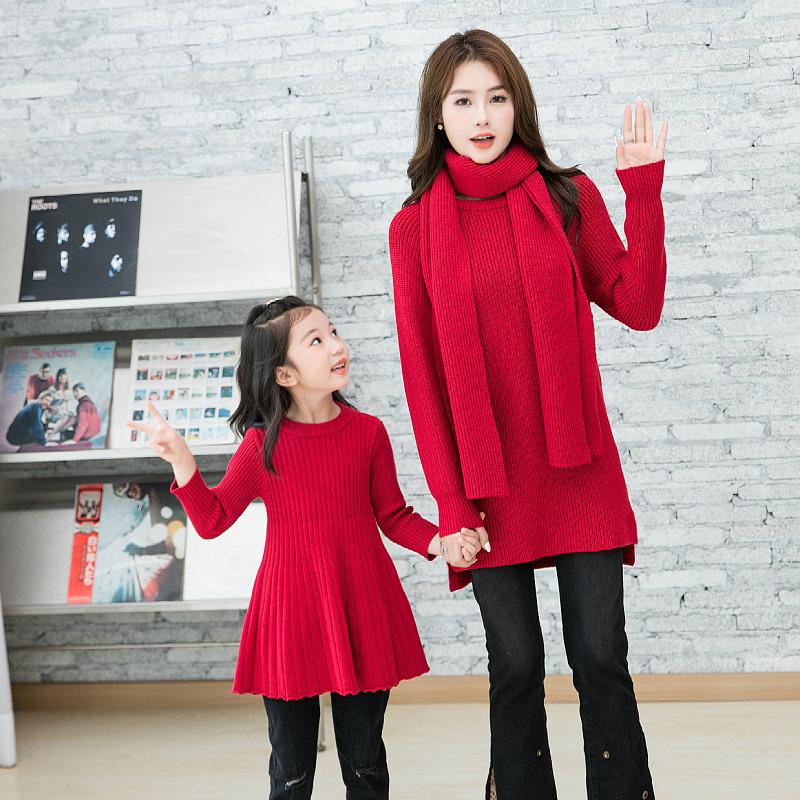 Stylish Red Thick Round Neck Sweater for Family Matching (Autumn & Winter, 3-4 People)