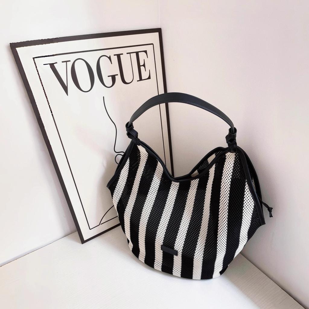 Premium schwarz-weiß gestreifte gewebte Umhängetasche mit großem Fassungsvermögen für Damen, lässiger Stil, leicht, Urlaubstasche, Einkaufstasche