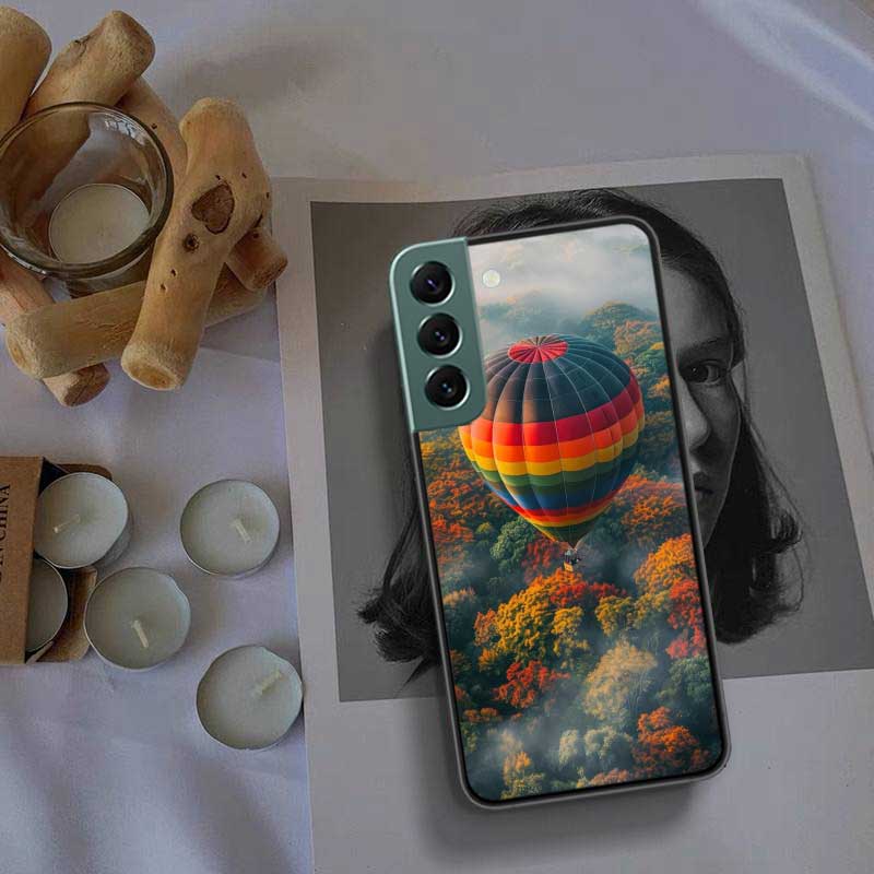 Drifting in a Hot Air Balloon's Serene Embrace Phone Case For Samsung Galaxy S22 S25 Ultra S21 S10 Plus S26 Edge S20 S23 S24 FE