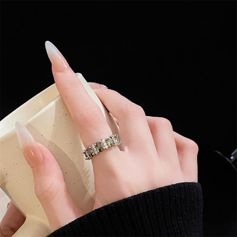 Color Treasure Diamond-Set Open Ring, Light Luxury Retro Niche Design, Unique High-End Sense, Elegant Luxury And Colorful Ring Woman
