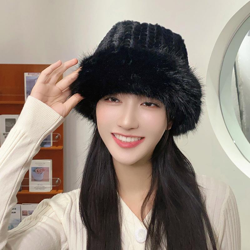 Fashion and high-quality plush soft waxy basin hat for women, thickened in winter to prevent cold and keep warm, fashionable to show small plush face