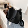 Bucket Bag Commuter Messenger High-End Bag Women'S Fashion Simple Soft Leather Single Shoulder Child And Mother Bag