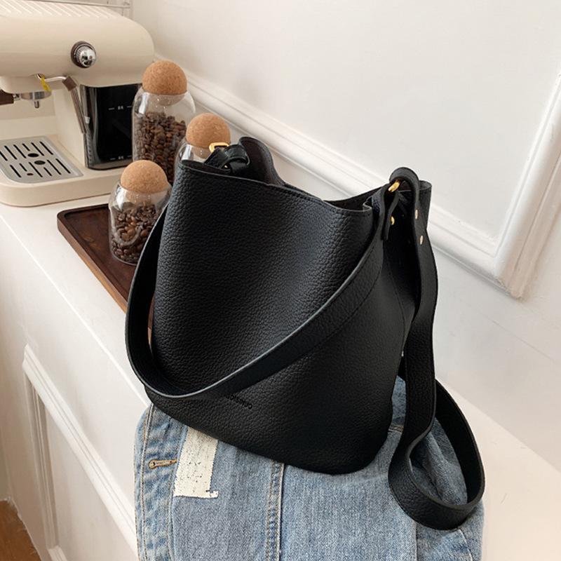 Bucket Bag Commuter Messenger High-End Bag Women'S Fashion Simple Soft Leather Single Shoulder Child And Mother Bag