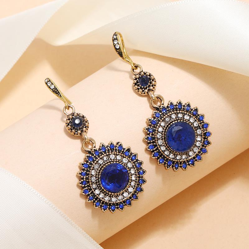 Retro Rhinestone Court-Style Circle Earrings