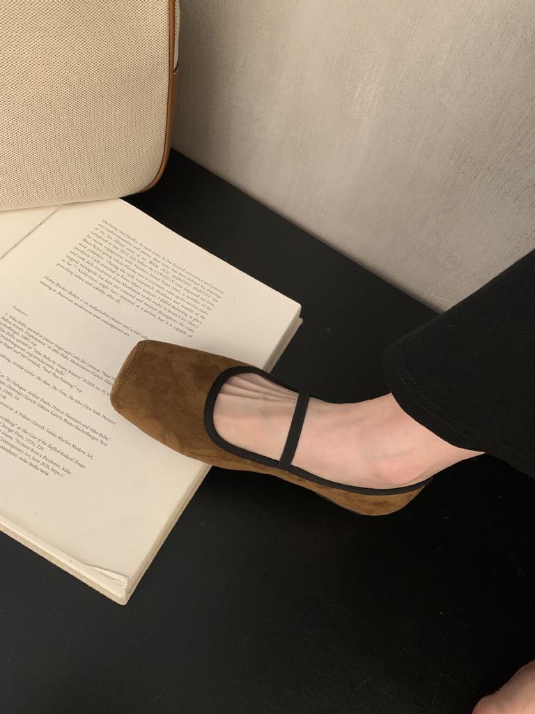 Flat bottom square head Mary Jane shoes, spring 2025 new commuter shallow mouth French with skirt pig nose single shoes