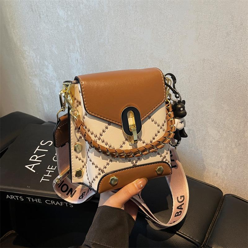 Fashion Small Crossbody Bag for Women, Lightweight Mini Cell Phone Purse, Casual Shoulder Bag