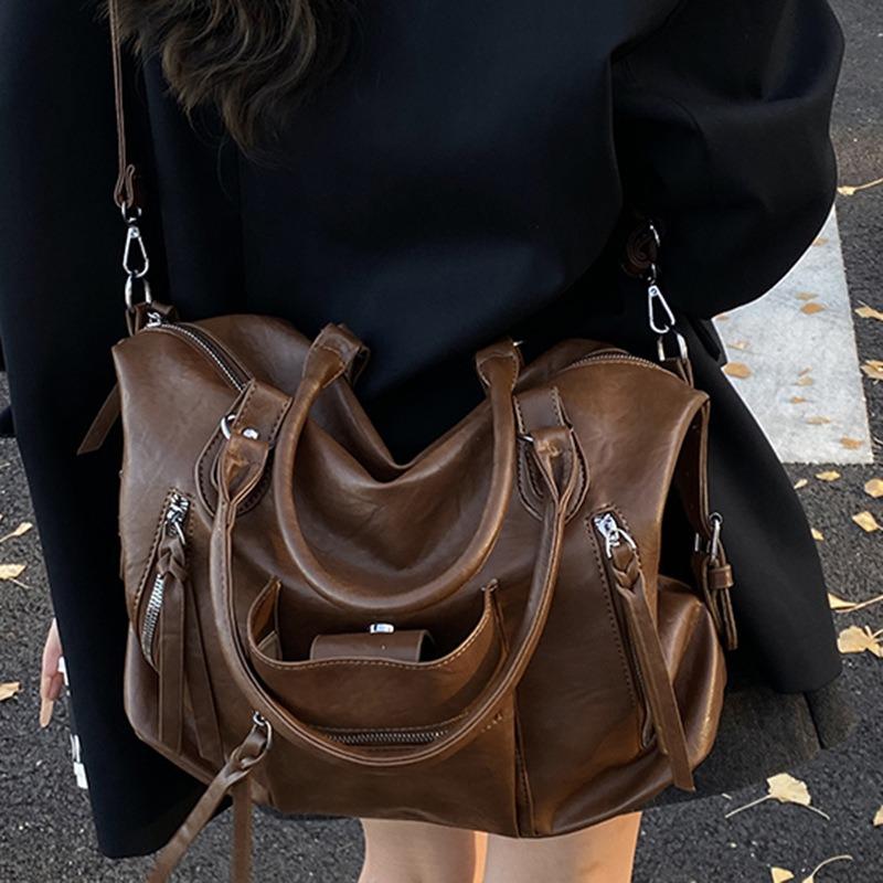 Large capacity retro shoulder tote bag autumn new commuter oblique span bag portable underarm bag