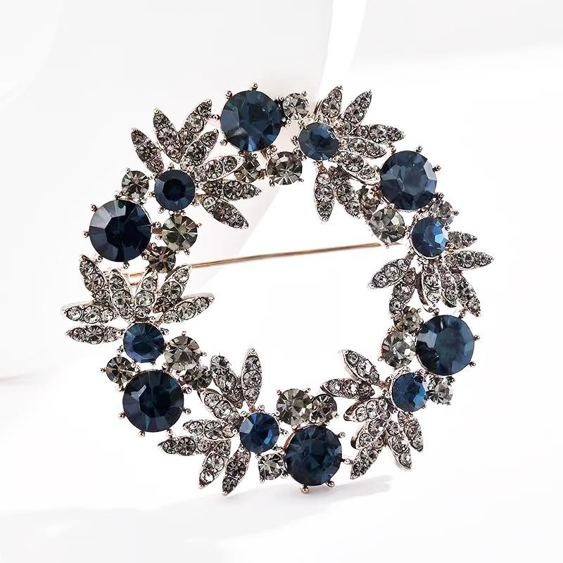 Fashionable Garland Brooch, Elegant Full Diamond Brooch, Versatile Anti-glare Pin, Suit Accessory, Brooch