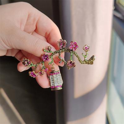 Fashion Plum Blossom Brooch Retro Rhinestone Plum Blossom Potted Plant Pin Brooch Accessories Women'S Clothing Brooch