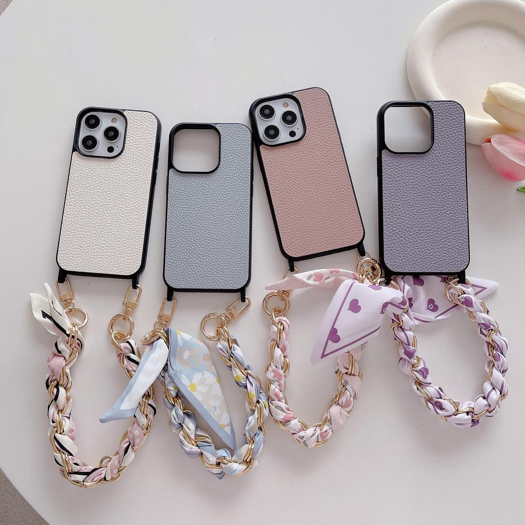 iPhone 14 mobile phone case portable ribbon is suitable for Apple 13 Pro messenger classic leather 11 chain double hanging hole.
