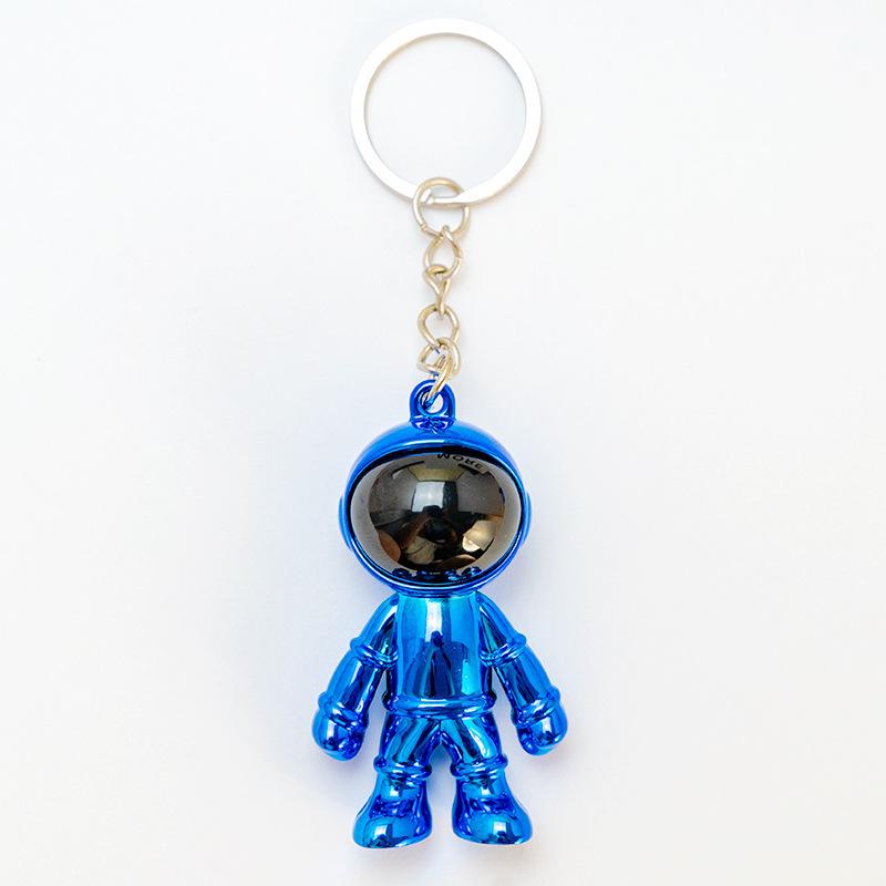 3D Astronaut Keychain: Trendy Car Pendant & Bag Accessory for Men and Women