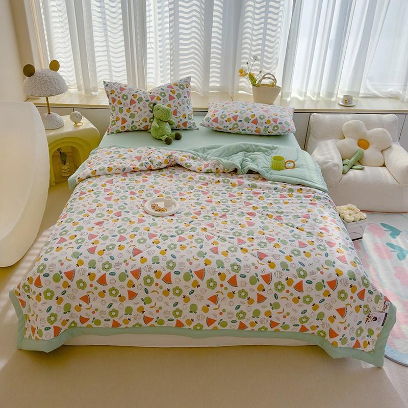 Ultra-Soft Summer Cooling Quilt - Lightweight, Breathable & Skin-Friendly with Embossed Floral Print Design for All Seasons - Perfect for Bedroom