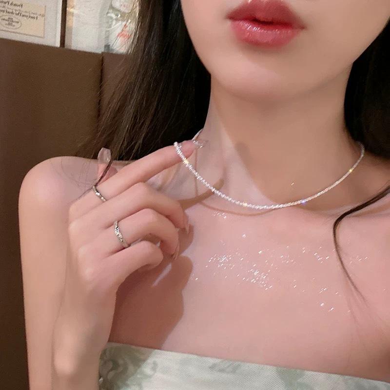 

Baby s Breath Shimmer Chain: Elegant Sparkling Women s Clavicle Necklace