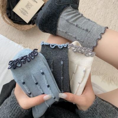 Ladies Autumn Winter Thickened Warm Relief Polka Dot Twist Wood Ear Lace Wool Boneless Medium Tube Pile Socks