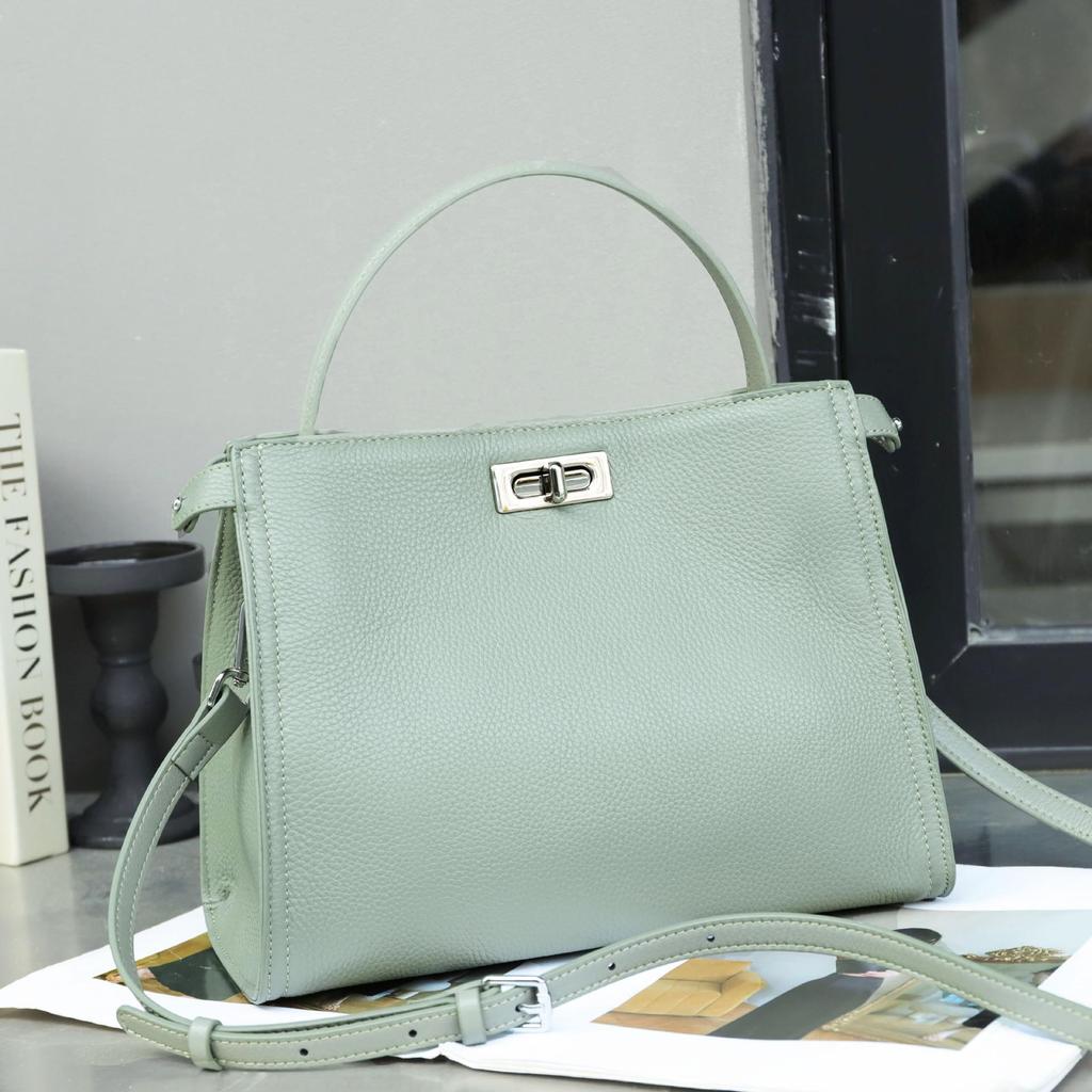 Genuine Leather Women's Large Capacity Tote - First Layer Cowhide Crossbody for Business and Commuting